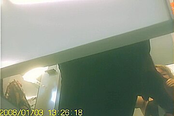 Real amateur in changing room spied in brassiere
