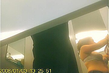 Real amateur in changing room spied in brassiere