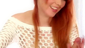 Redheaded masseuse babe sucks