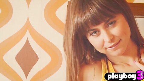 Riley Reid And Elsa Jean - Posed And Showed Hot Body Before Showed