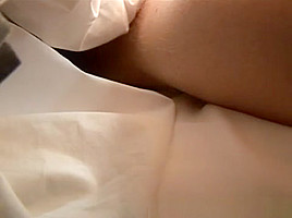 Roxy Flower gives a harsh handjob