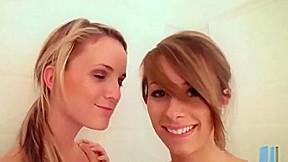 Sarah & Riley: Shower Lesbian - 2