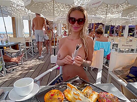 Shameless Monika Fox Came Naked To A Restaurant And Dined There In Public - Monikafox