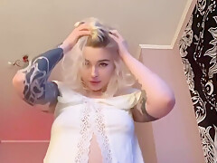 She Masturbates And Watches Porn  Pussy Big