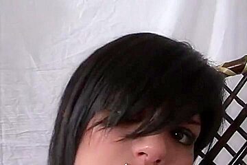 Solos Addiction - Alone And Eager To Enjoy