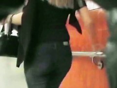 Someone is spying after big round asses and filming them