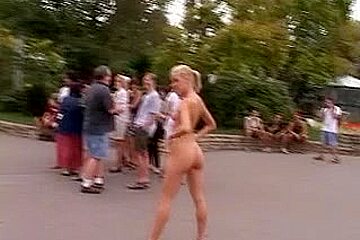 Sophie Moon bare in Public