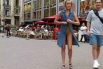 Sophie Moon bare in Public