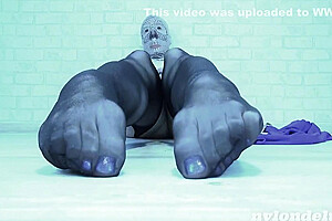 Spandex Nylon Feet Show Handsfree Cum
