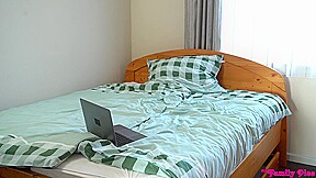Stepsister Caught Camming On Pornhd