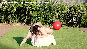 Strapon Fucked Outside Where The Neighbors Can - Siouxsie Q And Michael Vegas