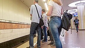 Stunning ass in jeans ( 2)