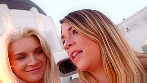 Stunning lesbian babe eats pussy