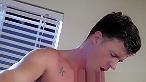 Sucking College Tutors Big Dick & He Fucked Me On His Desk