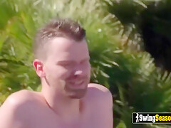 Swinger Wives Feel So Raunchy Among Them - Des Ires