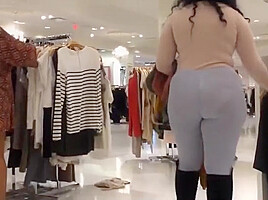 Thick Light Skin Showing All That Ass In The Mall