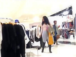 Thick Light Skin Showing All That Ass In The Mall