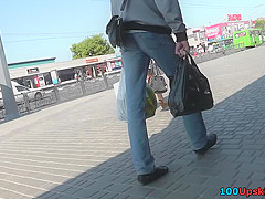 Thong looks attractive in the upskirt free video