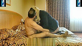 Travesti nalgona le maman el culo y se la cojen bien rico