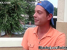 Twink Gets Bbc Spitroasting In Threesome