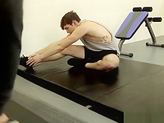 Twink rides cock raw dawg in gym