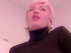 Uncontrollable Orgasms Of The Milf Penetrated In The Pussy