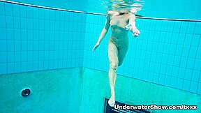 UnderwaterShow Video: Mohnatka
