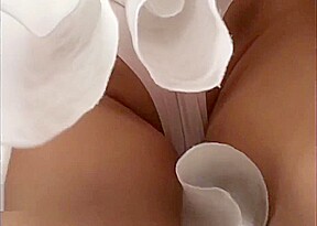 Upskirt - (3mins) Slutty MILF got dirty ass but still sexy!