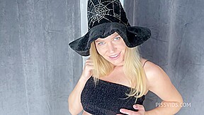 WET HALLOWEEN-PISS FOUNTAIN-ass-double cumshots - PissVids