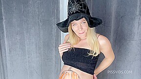 WET HALLOWEEN-PISS FOUNTAIN-ass-double cumshots - PissVids