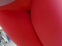 Yummy cameltoe on the red yoga pants