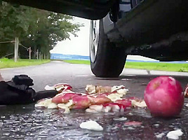 apple crushing