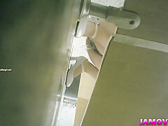 asian girl pissing in toilet