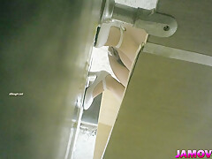 asian girl pissing in toilet