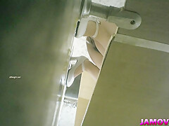 asian girl pissing in toilet