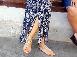candid college girl perfect long feets hot red toes