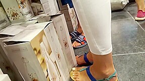 filming fr's sexy feets pedicured toes zoom