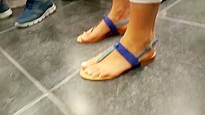 filming fr's sexy feets pedicured toes zoom