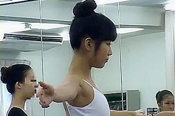 follow the girl from train to her home 4