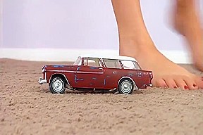 giantess car crush