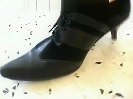 heel trample