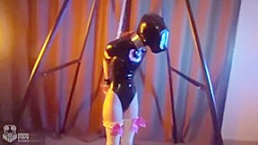 latex hanging breathplay悬吊捆绑兔子呼吸控制