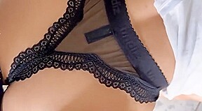 le livreur frotte sa bite su mon joli cul