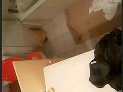 ma soeur sous la douche
