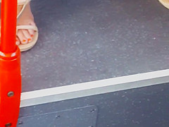 nice feet of hot milf