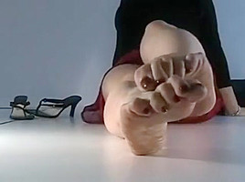 serena super feet & long toes
