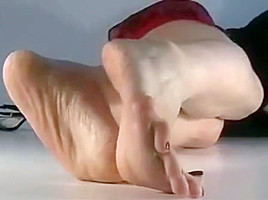 serena super feet & long toes