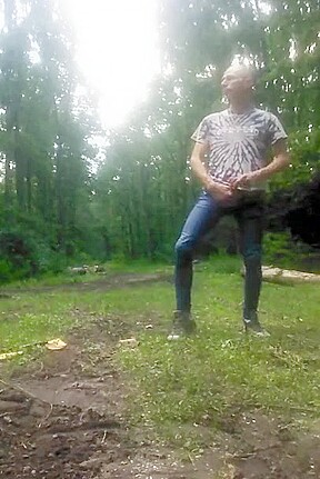 skinnybodyman outdoor masturbate