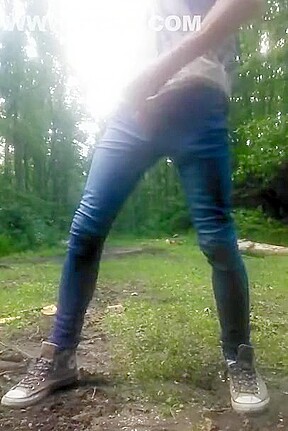 skinnybodyman outdoor masturbate