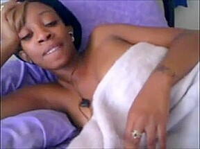 teen 18+ Plays On Cam